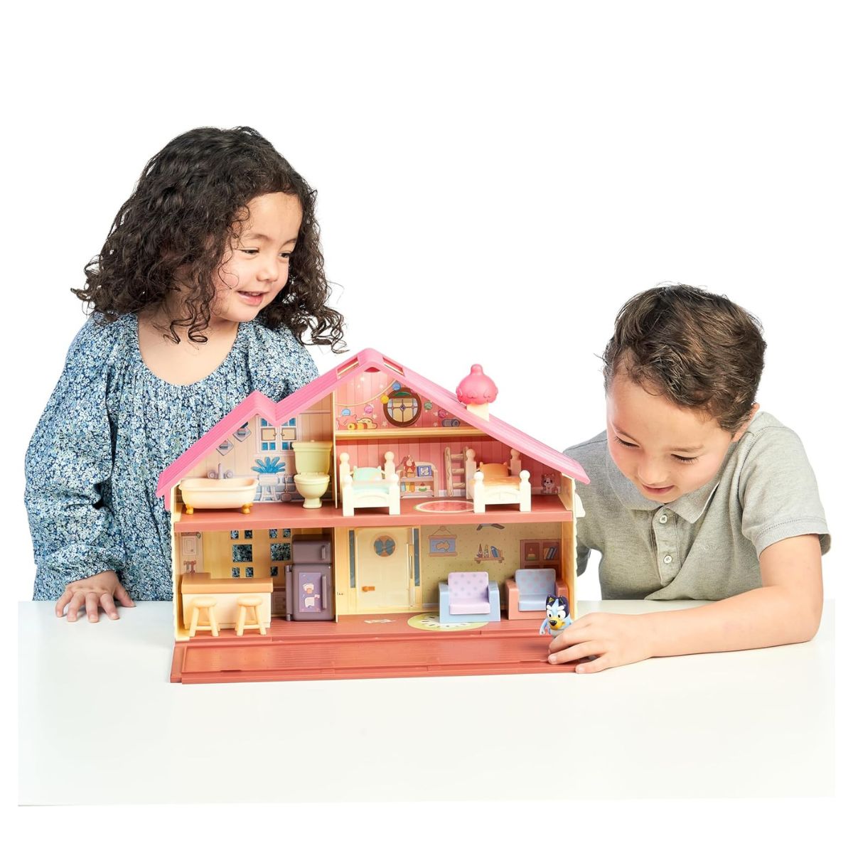 Bluey Family Home Playset with Bluey Adjustable Figure